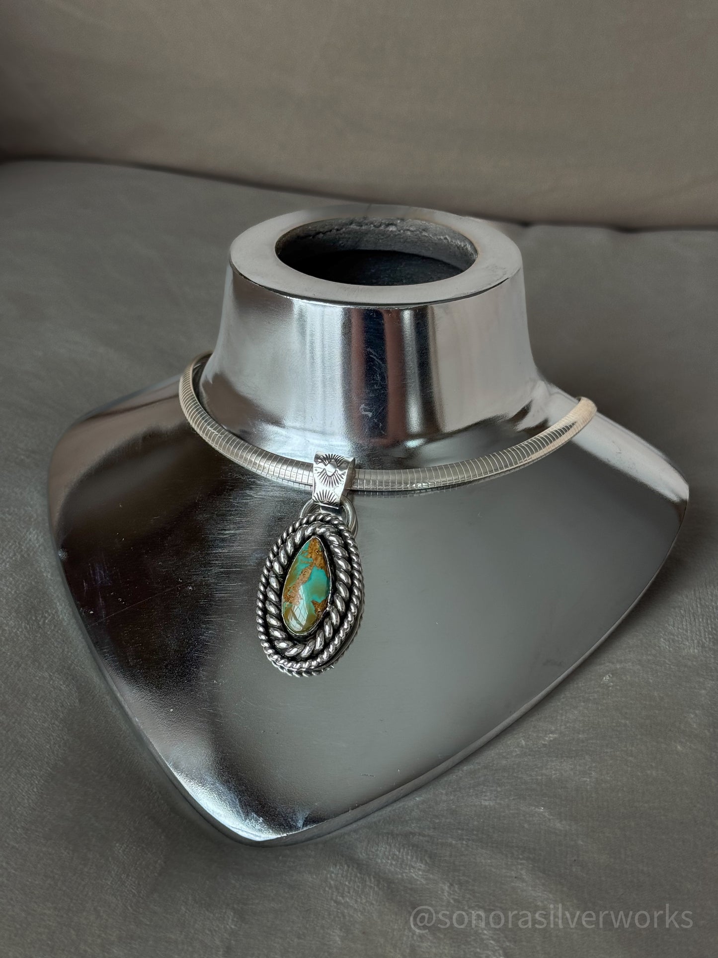 Royston Double Twist Pendant (pendant only)