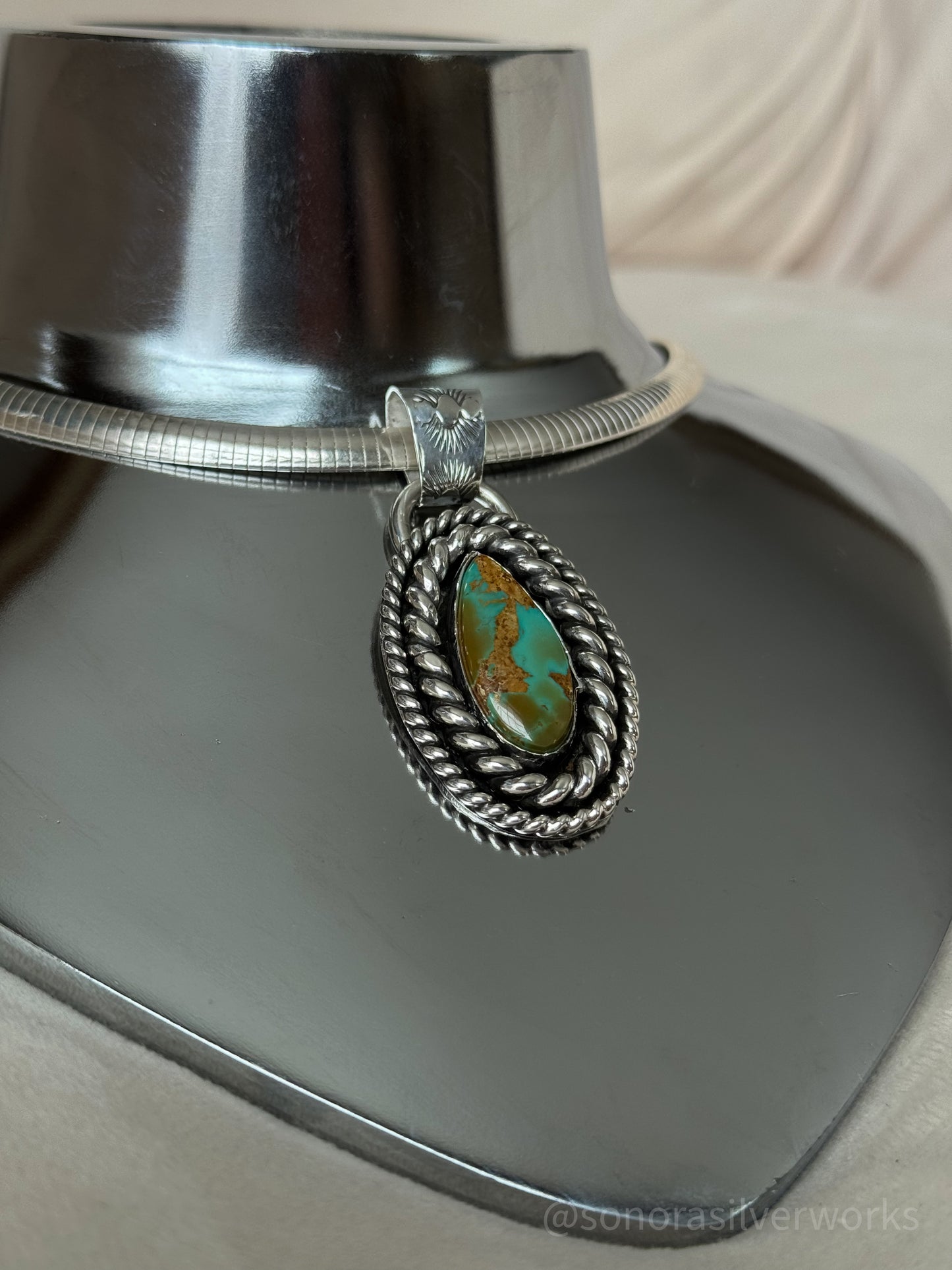 Royston Double Twist Pendant (pendant only)