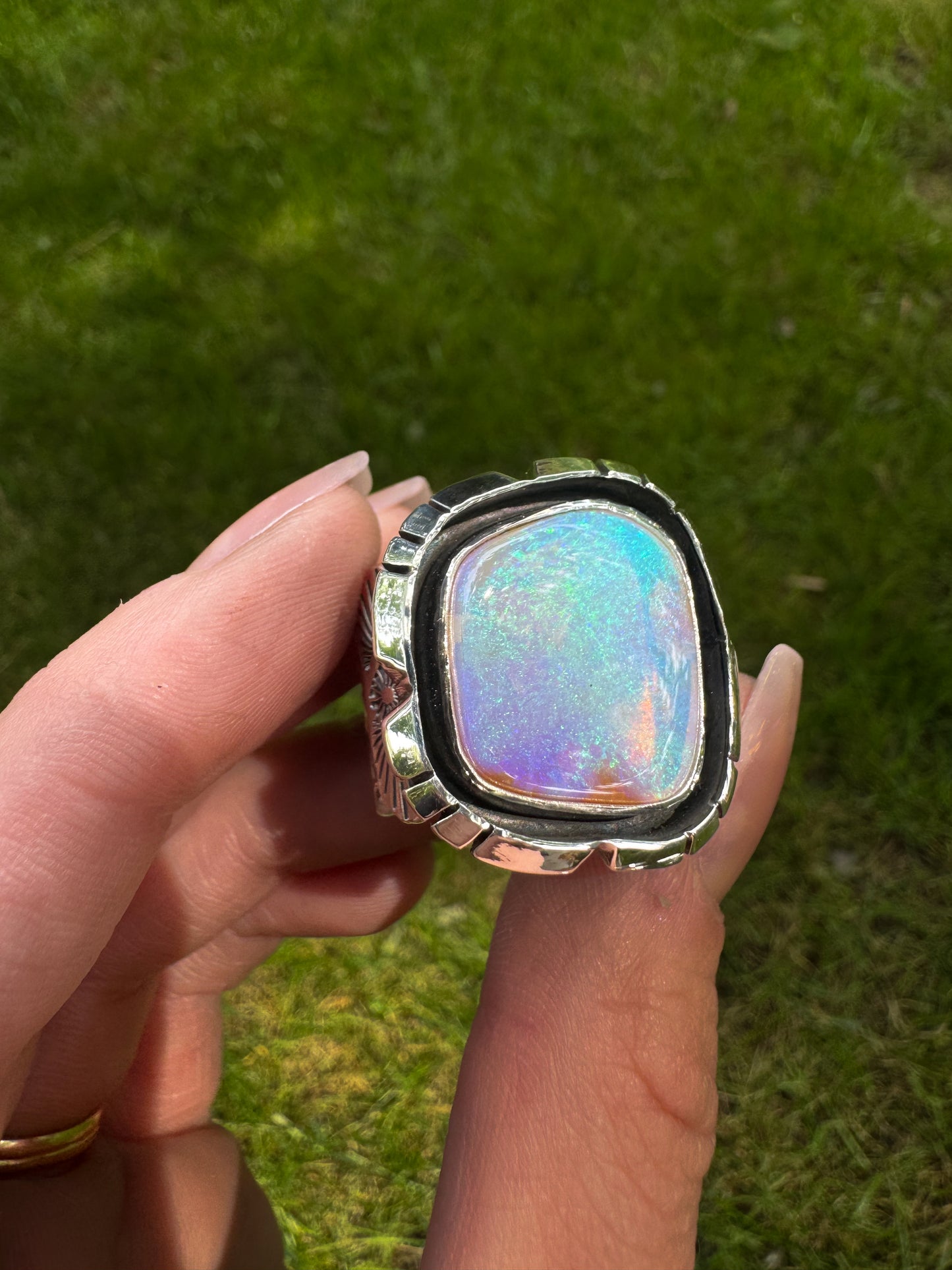 14 ct solid Australian Pipe Opal Wide Band Ring - size 6.5