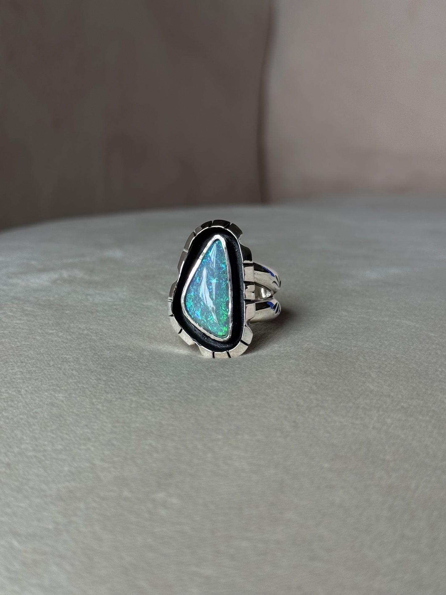 Vibrant 4.9 ct Lightning Ridge Opal Ring - size 8