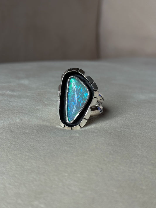 Vibrant 4.9 ct Lightning Ridge Opal Ring - size 8