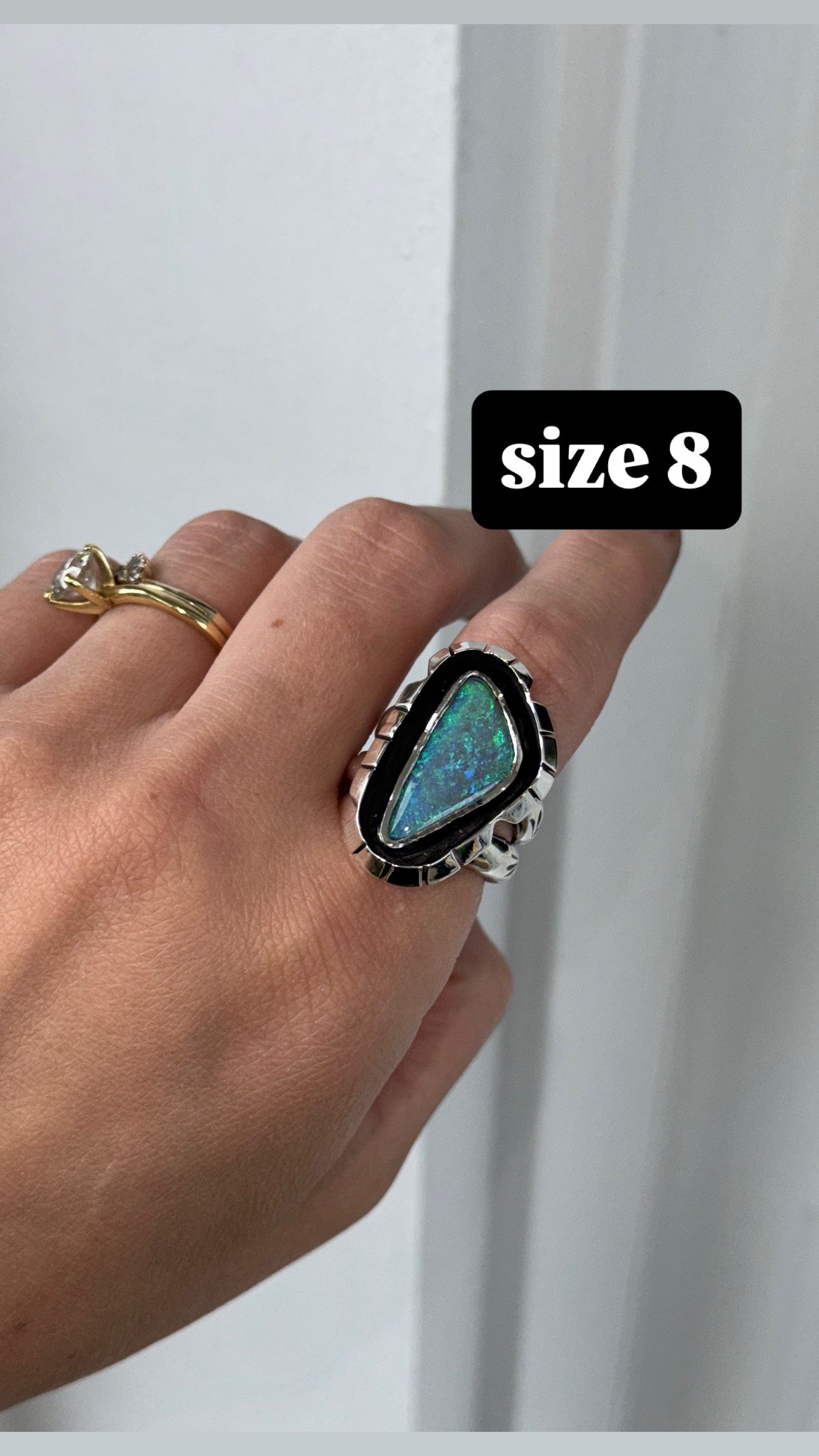 Vibrant 4.9 ct Lightning Ridge Opal Ring - size 8